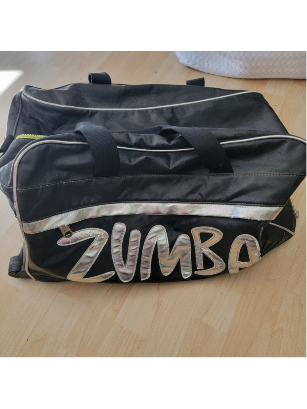 Zumba Suitcase Duffle Rolling Carry On Travel Shoulder Bag 2011